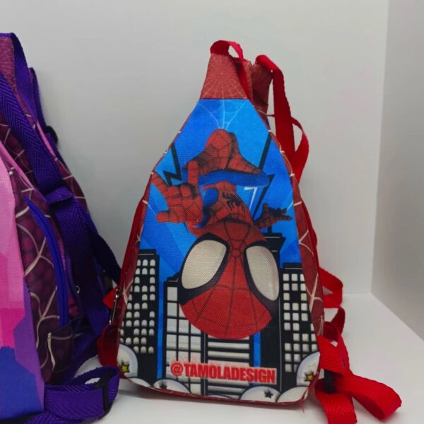 713824083_18220908136321971_4312637509253987461_n Mochila de lado